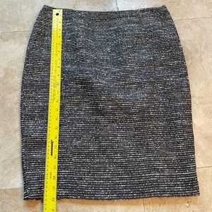 Pretty black grey Tahari textured pencil skirt with fishtail -like hem details